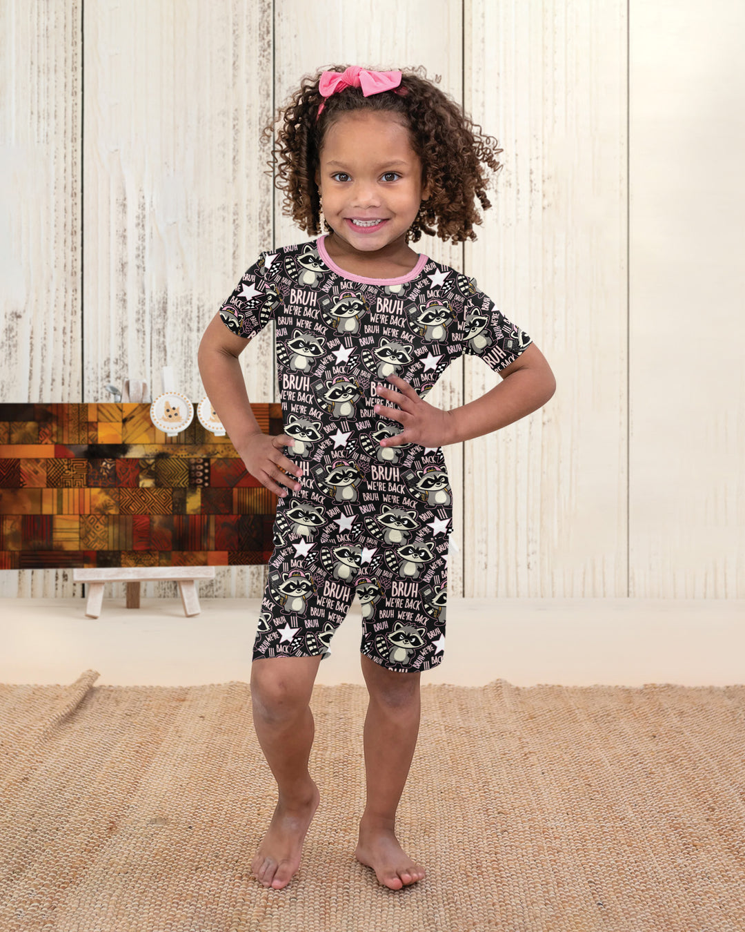 Template Zweiteiliges Pyjama-Set mit kurzen Ärmeln und Shorts