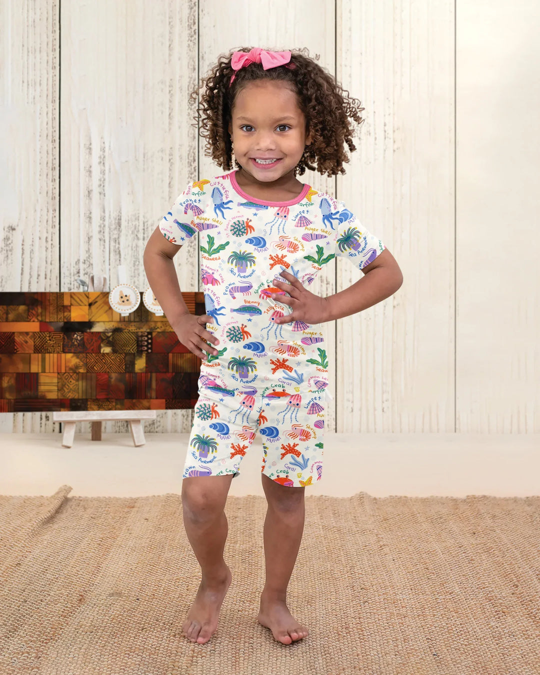Template Zweiteiliges Pyjama-Set mit kurzen Ärmeln und Shorts