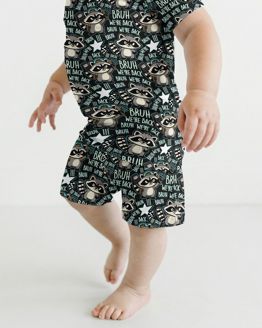 Template Zweiteiliges Pyjama-Set mit kurzen Ärmeln und Shorts
