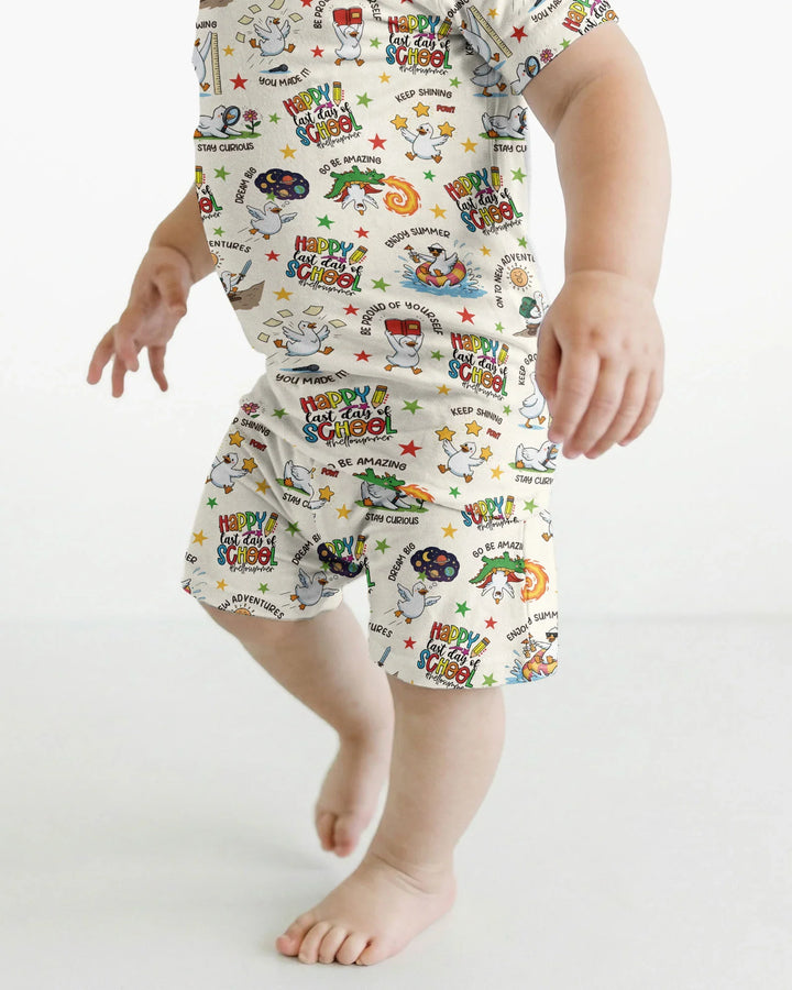 Template Zweiteiliges Pyjama-Set mit kurzen Ärmeln und Shorts