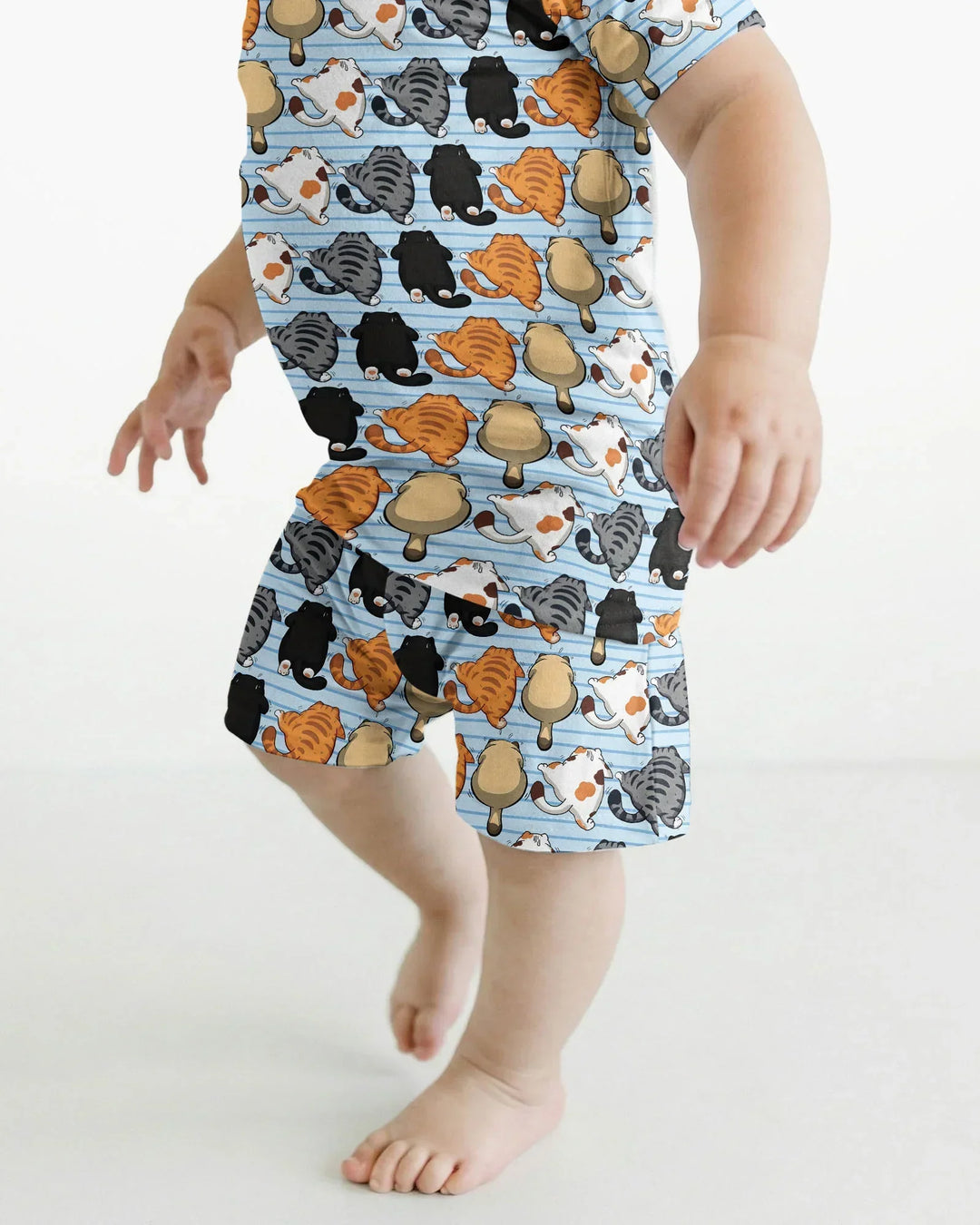 Template Zweiteiliges Pyjama-Set mit kurzen Ärmeln und Shorts