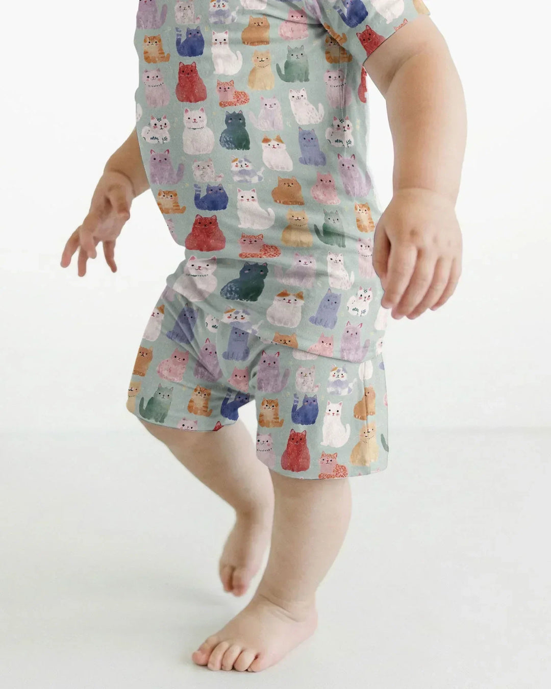 Template Zweiteiliges Pyjama-Set mit kurzen Ärmeln und Shorts