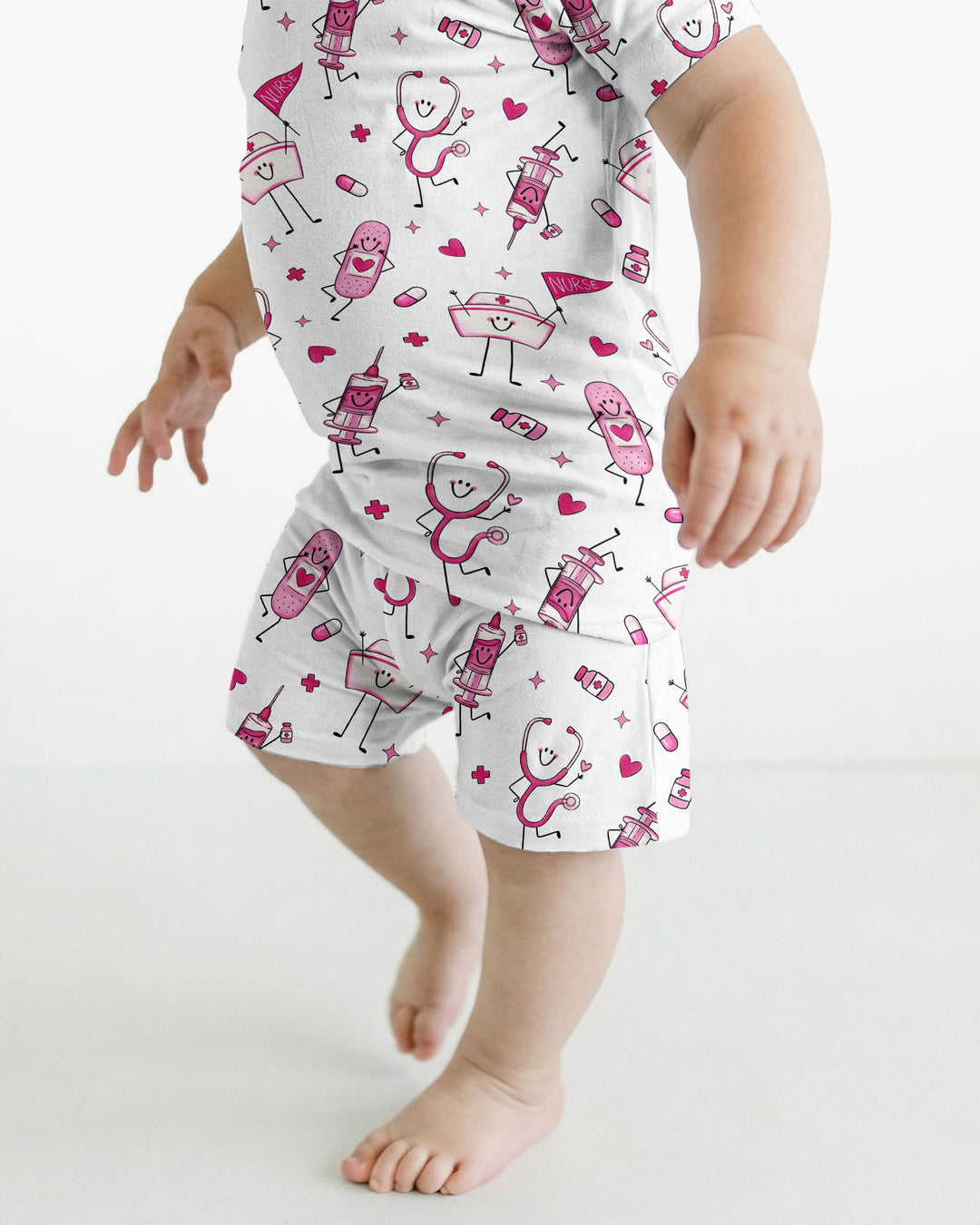 Template Zweiteiliges Pyjama-Set mit kurzen Ärmeln und Shorts
