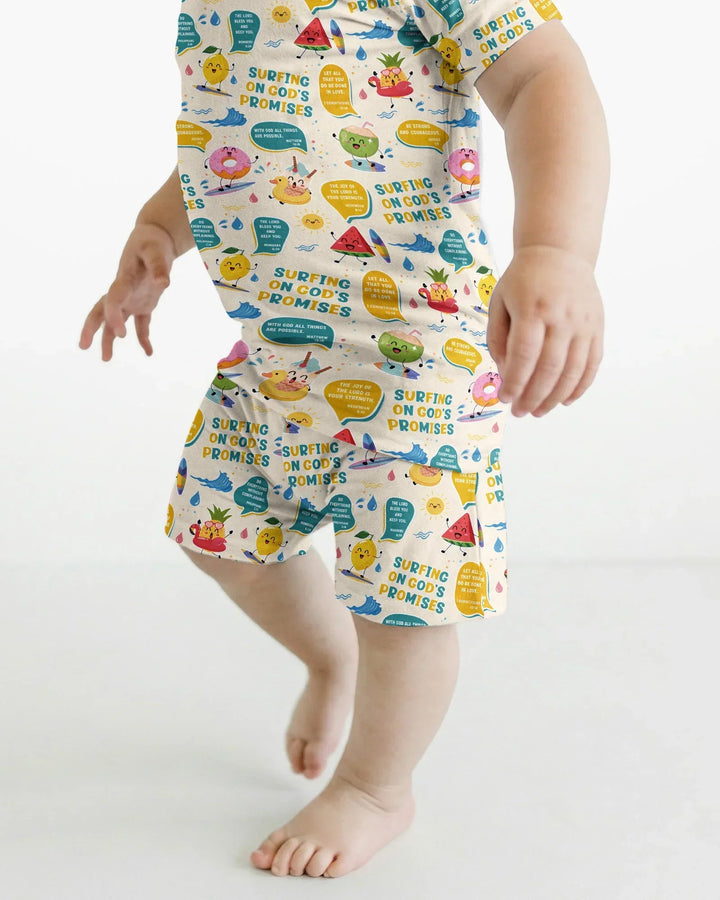 Template Zweiteiliges Pyjama-Set mit kurzen Ärmeln und Shorts