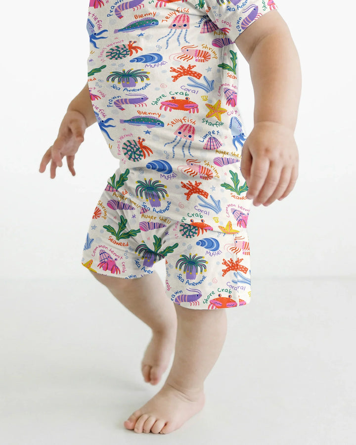 Template Zweiteiliges Pyjama-Set mit kurzen Ärmeln und Shorts