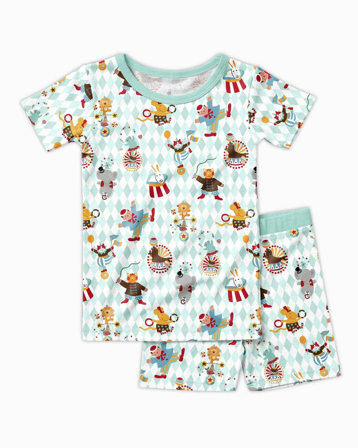 Template Zweiteiliges Pyjama-Set mit kurzen Ärmeln und Shorts