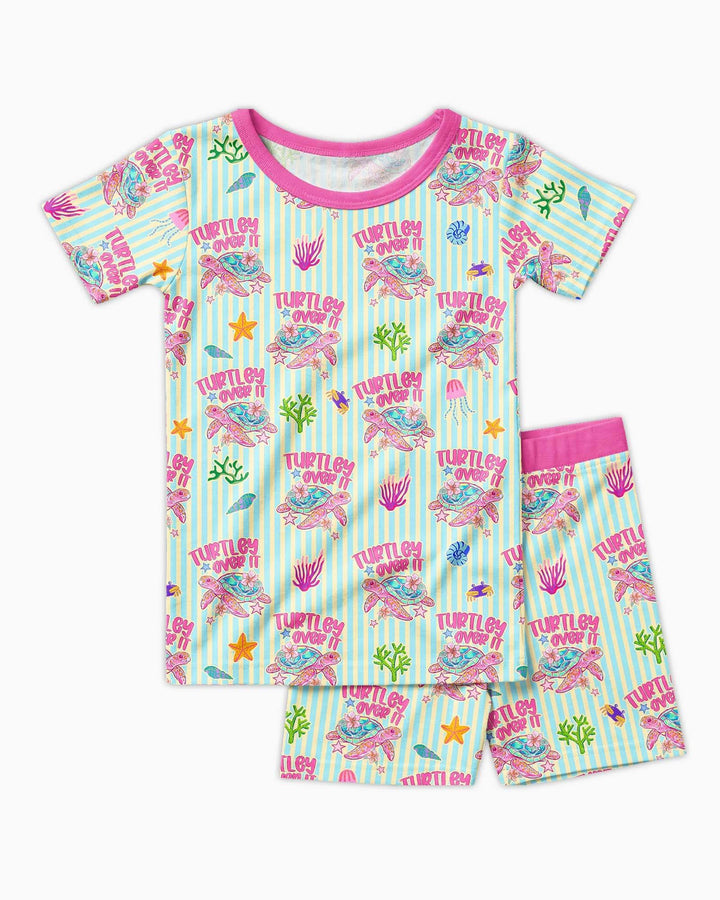 Template Zweiteiliges Pyjama-Set mit kurzen Ärmeln und Shorts