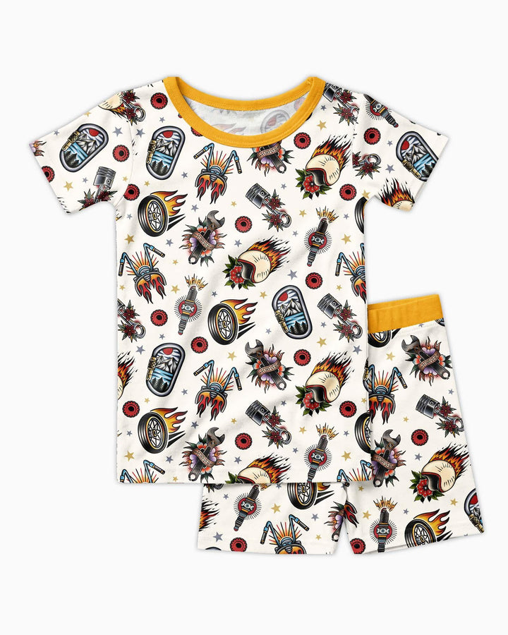 Template Zweiteiliges Pyjama-Set mit kurzen Ärmeln und Shorts