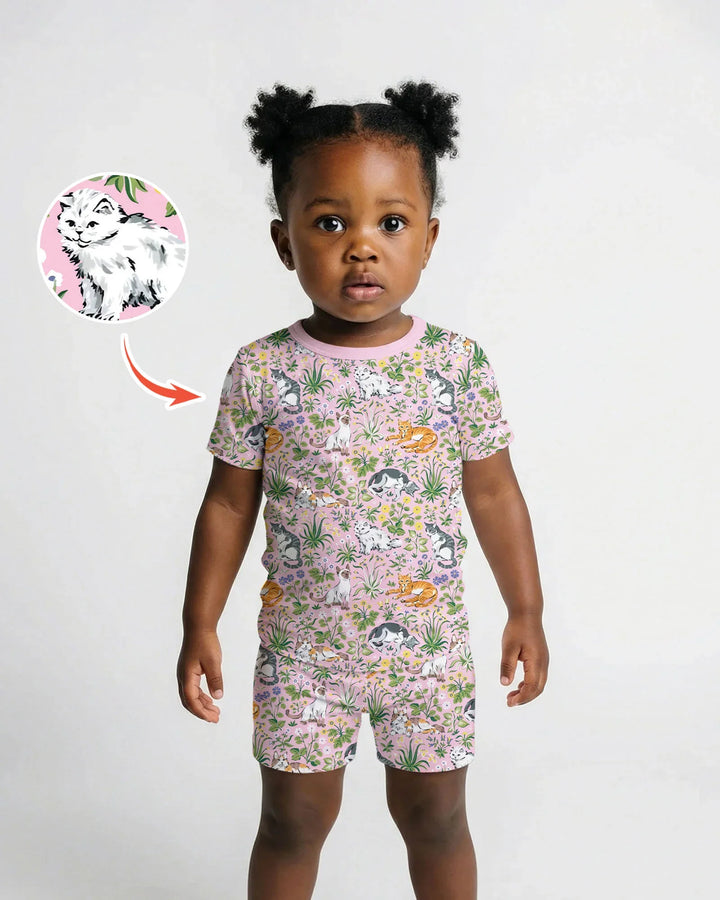Template Zweiteiliges Pyjama-Set mit kurzen Ärmeln und Shorts