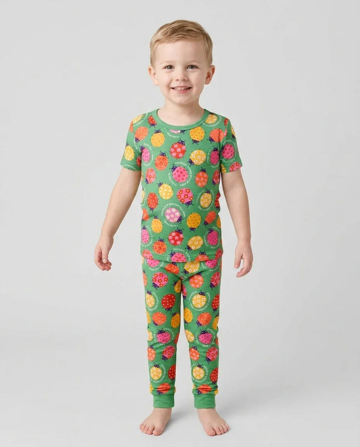 Zweiteiliges, kurzärmliges Pyjama-Set mit Marienkäfern
