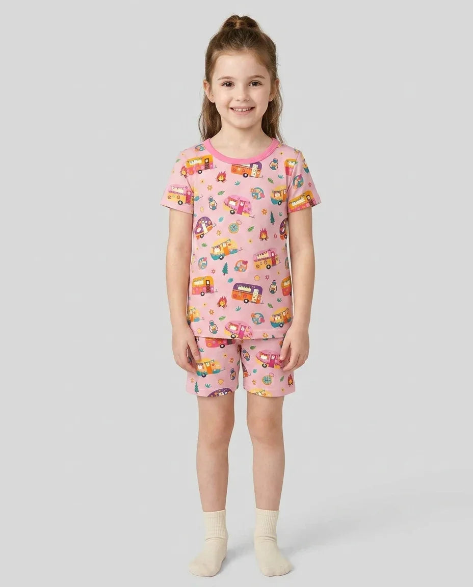 Zweiteiliges Pyjama-Set mit kurzen Ärmeln und Shorts im Sommer-Design