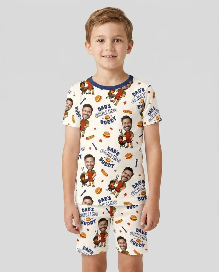 Zweiteiliges Pyjama-Set mit kurzen Ärmeln und Shorts im Sommer-Design