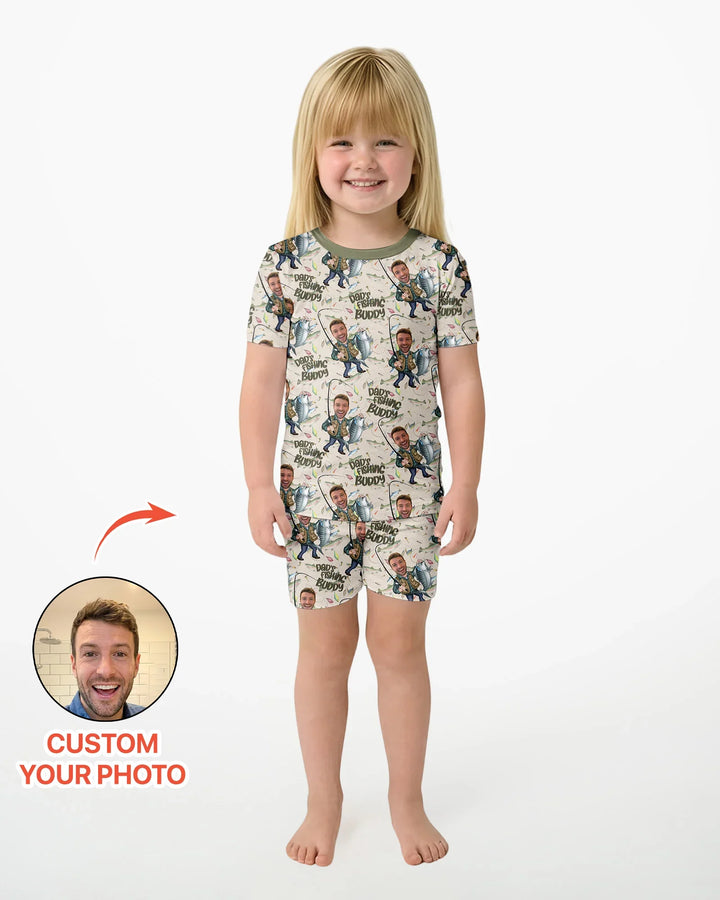 Zweiteiliges Pyjama-Set mit kurzen Ärmeln und Shorts im Sommer-Design