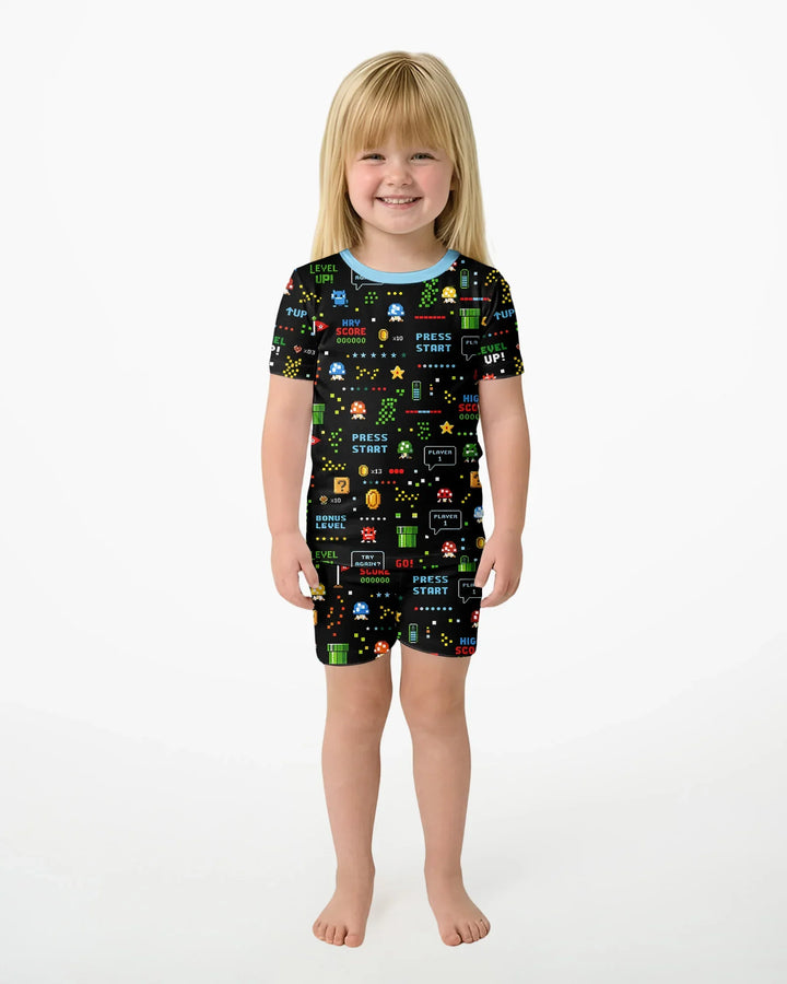 Template Zweiteiliges Pyjama-Set mit kurzen Ärmeln und Shorts