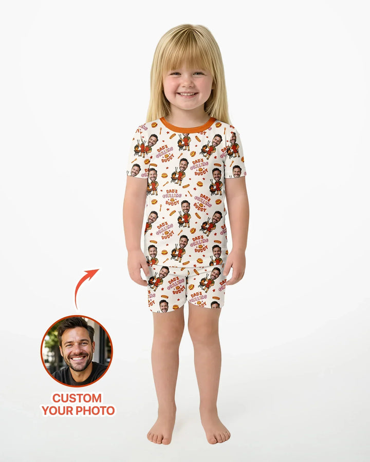 Zweiteiliges Pyjama-Set mit kurzen Ärmeln und Shorts im Sommer-Design