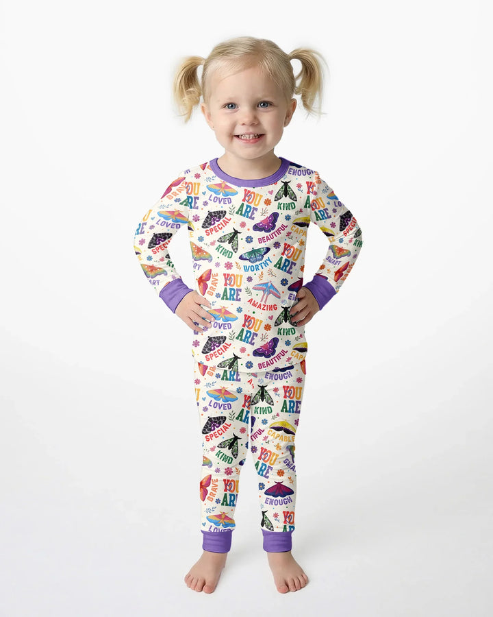 Zweiteiliges Langarm-Pyjama-Set mit Sommerfrüchten