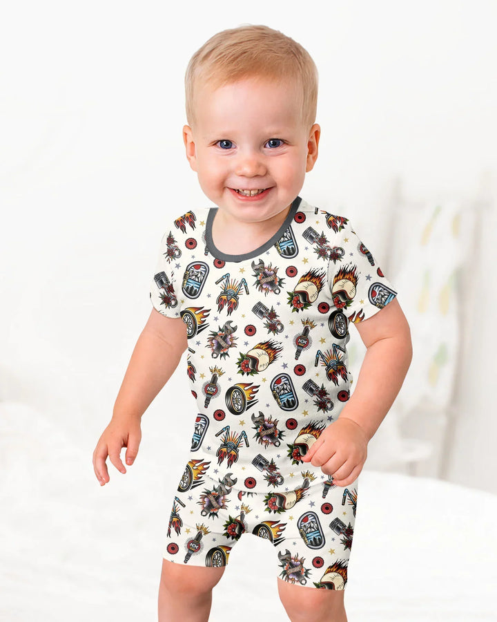 Template Zweiteiliges Pyjama-Set mit kurzen Ärmeln und Shorts