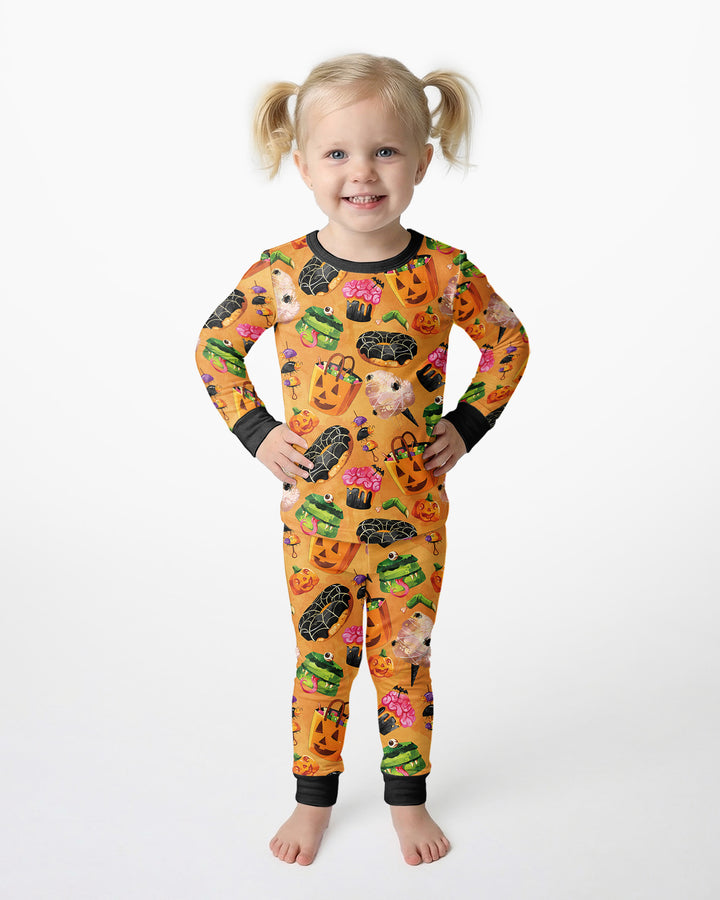 Zweiteiliges Langarm-Pyjama-Set mit Sommerfrüchten