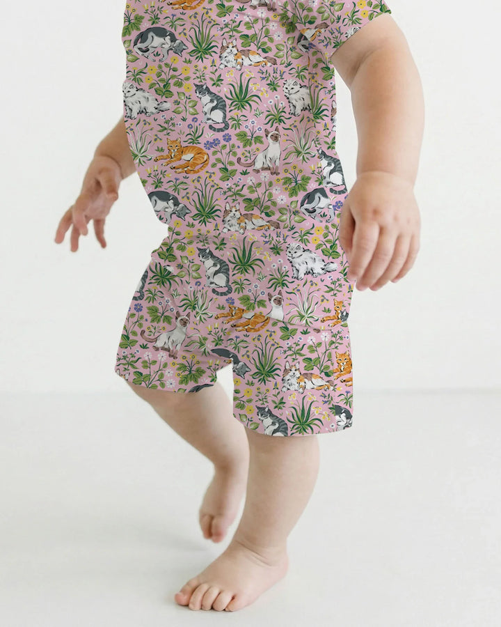 Template Zweiteiliges Pyjama-Set mit kurzen Ärmeln und Shorts