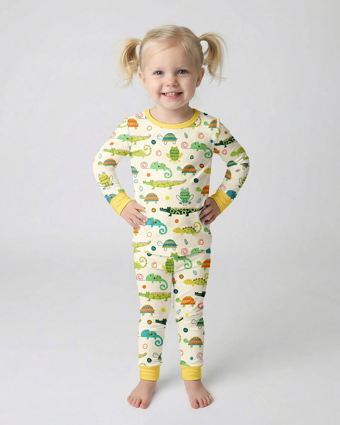 Zweiteiliges Langarm-Pyjama-Set mit Sommerfrüchten