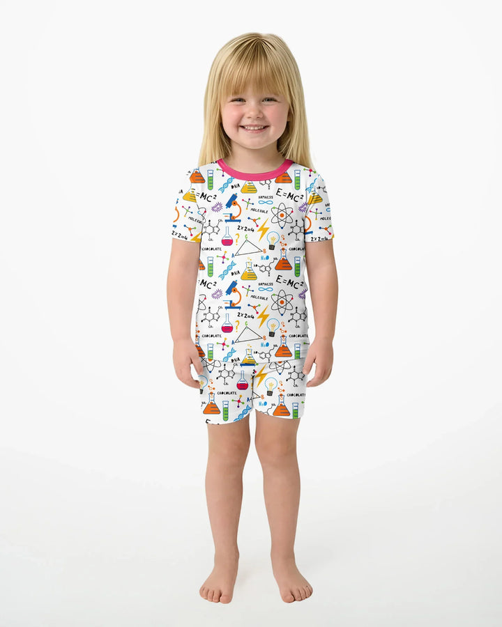 Template Zweiteiliges Pyjama-Set mit kurzen Ärmeln und Shorts