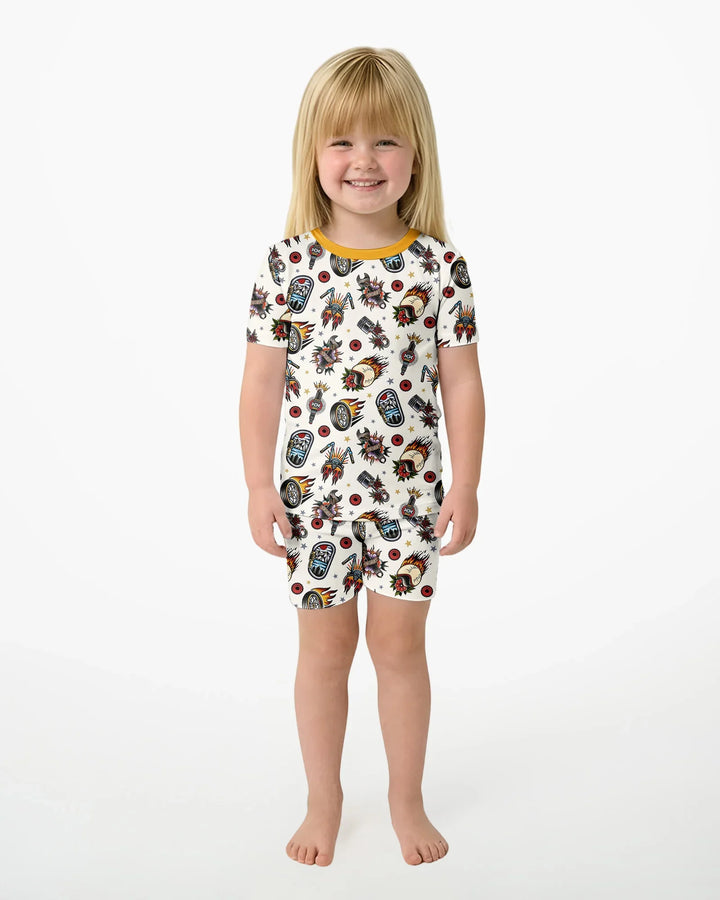 Template Zweiteiliges Pyjama-Set mit kurzen Ärmeln und Shorts