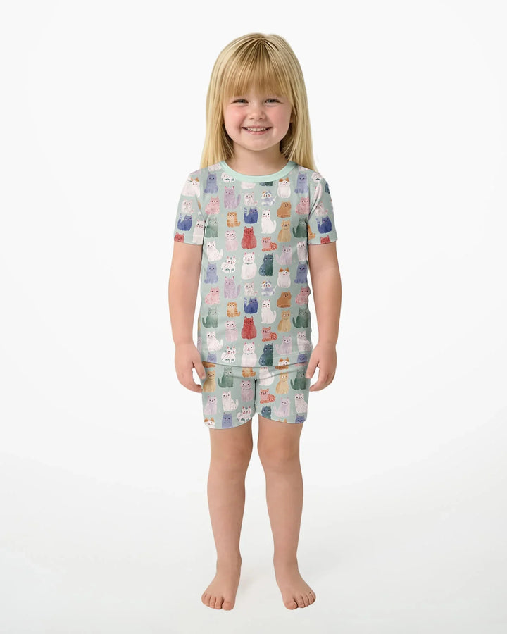Template Zweiteiliges Pyjama-Set mit kurzen Ärmeln und Shorts