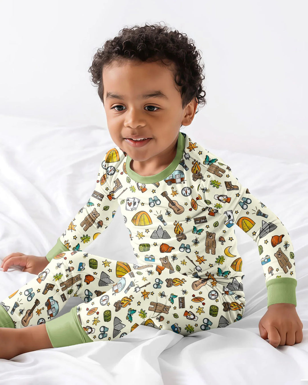 Zweiteiliges Langarm-Pyjama-Set mit Sommerfrüchten