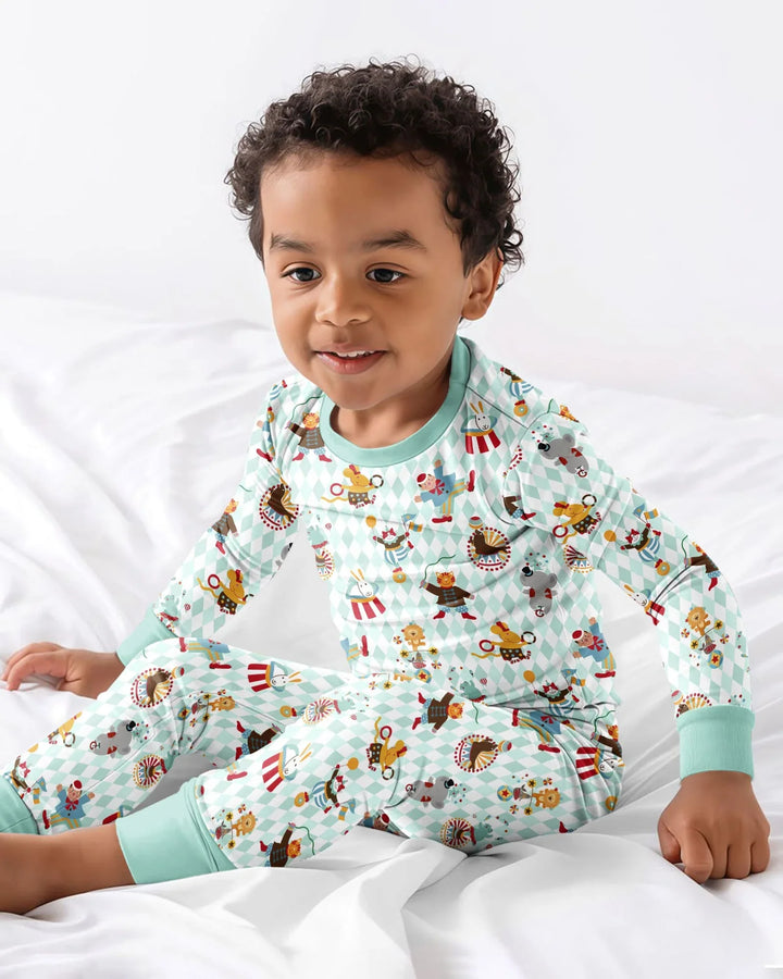 Zweiteiliges Langarm-Pyjama-Set mit Sommerfrüchten