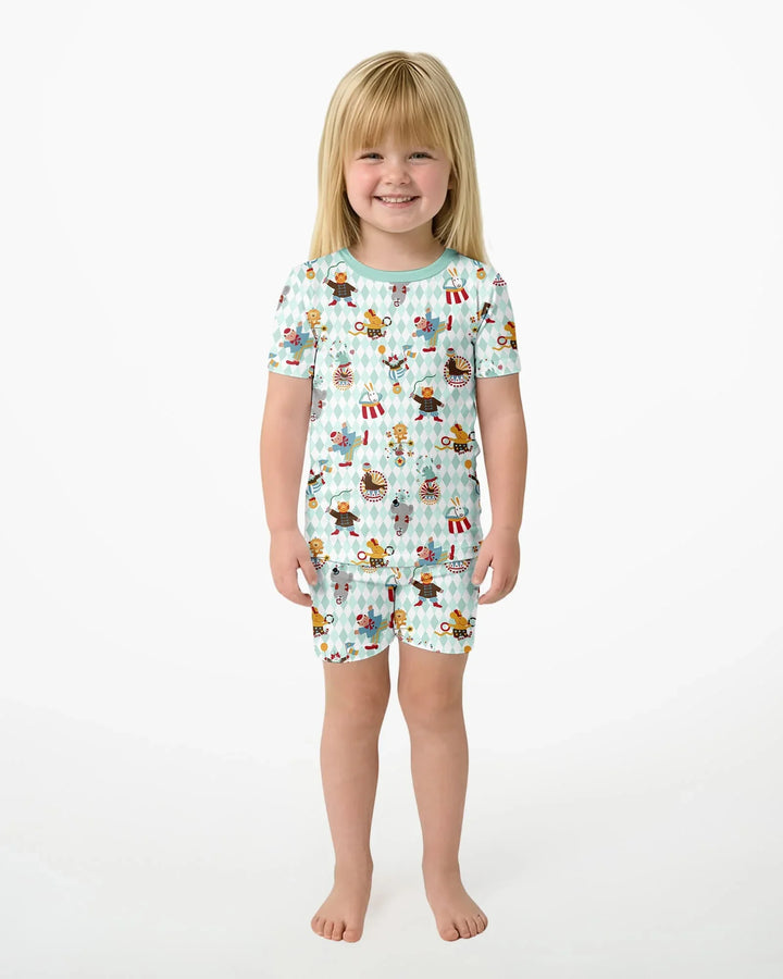 Template Zweiteiliges Pyjama-Set mit kurzen Ärmeln und Shorts