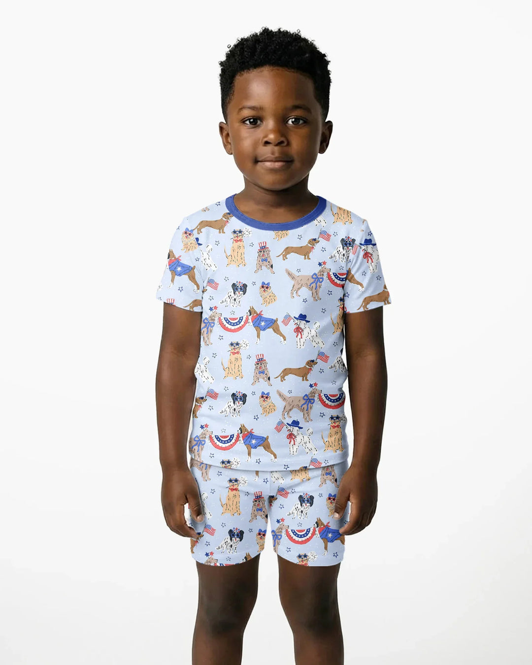 Template Zweiteiliges Pyjama-Set mit kurzen Ärmeln und Shorts