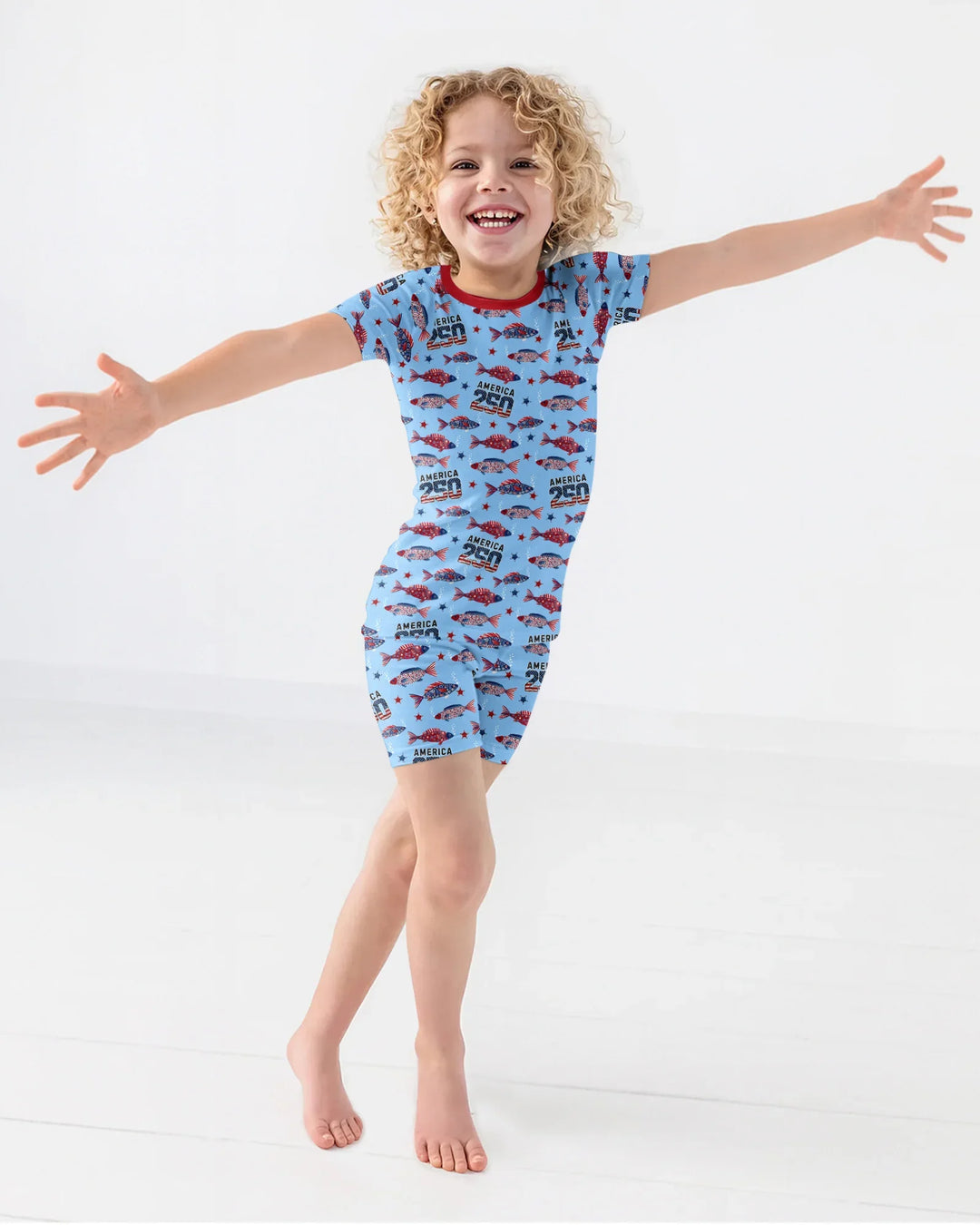 Template Zweiteiliges Pyjama-Set mit kurzen Ärmeln und Shorts