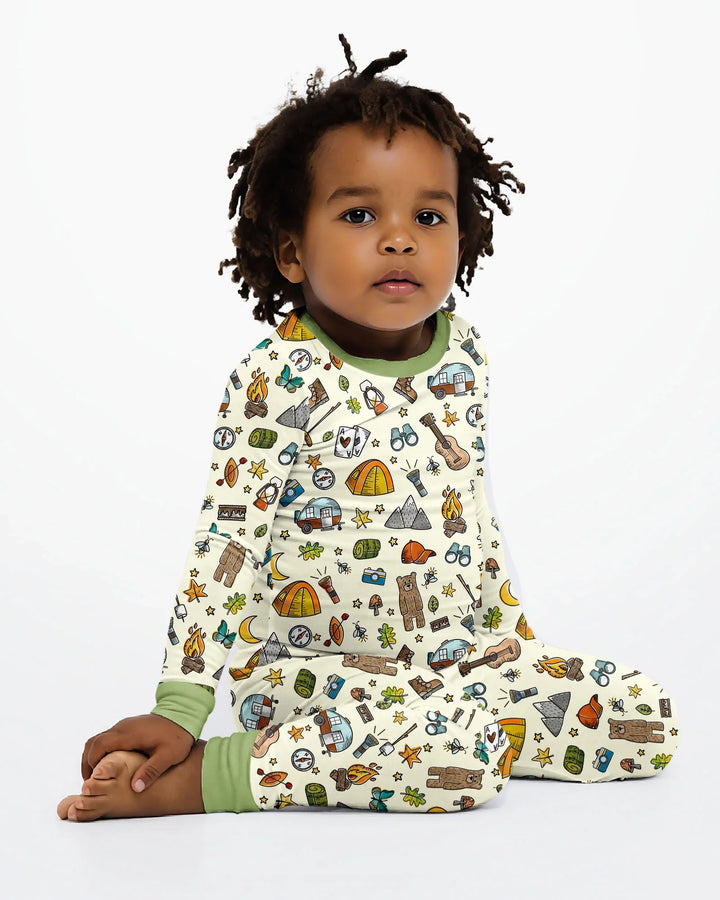 Zweiteiliges Langarm-Pyjama-Set mit Sommerfrüchten
