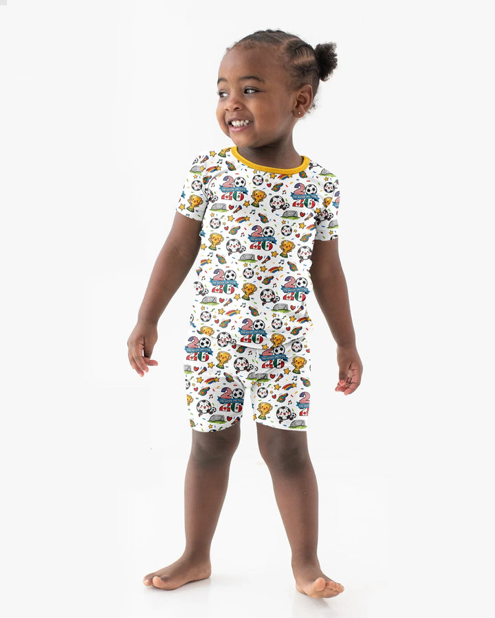 Template Zweiteiliges Pyjama-Set mit kurzen Ärmeln und Shorts