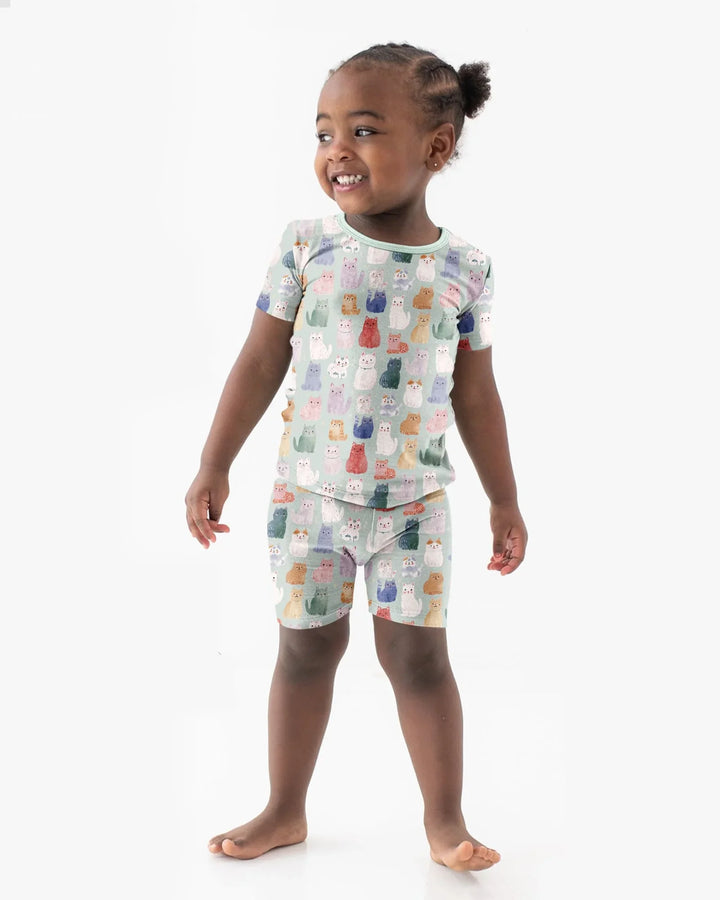 Template Zweiteiliges Pyjama-Set mit kurzen Ärmeln und Shorts