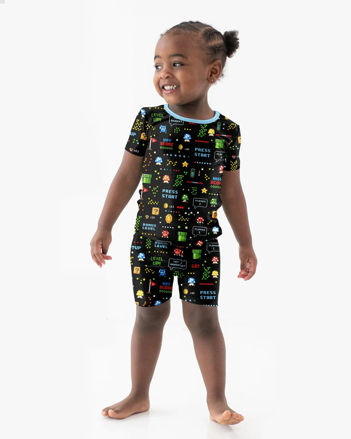 Template Zweiteiliges Pyjama-Set mit kurzen Ärmeln und Shorts