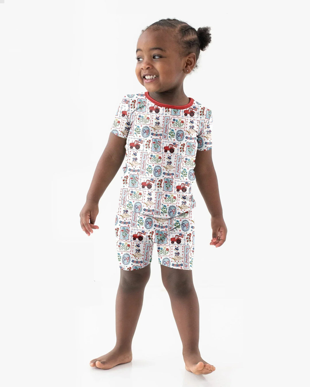 Template Zweiteiliges Pyjama-Set mit kurzen Ärmeln und Shorts