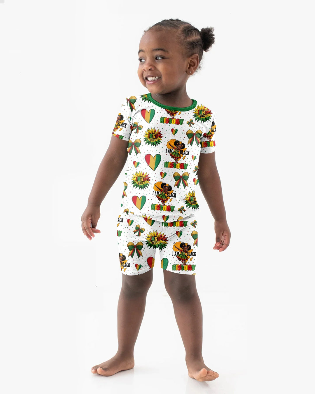Template Zweiteiliges Pyjama-Set mit kurzen Ärmeln und Shorts