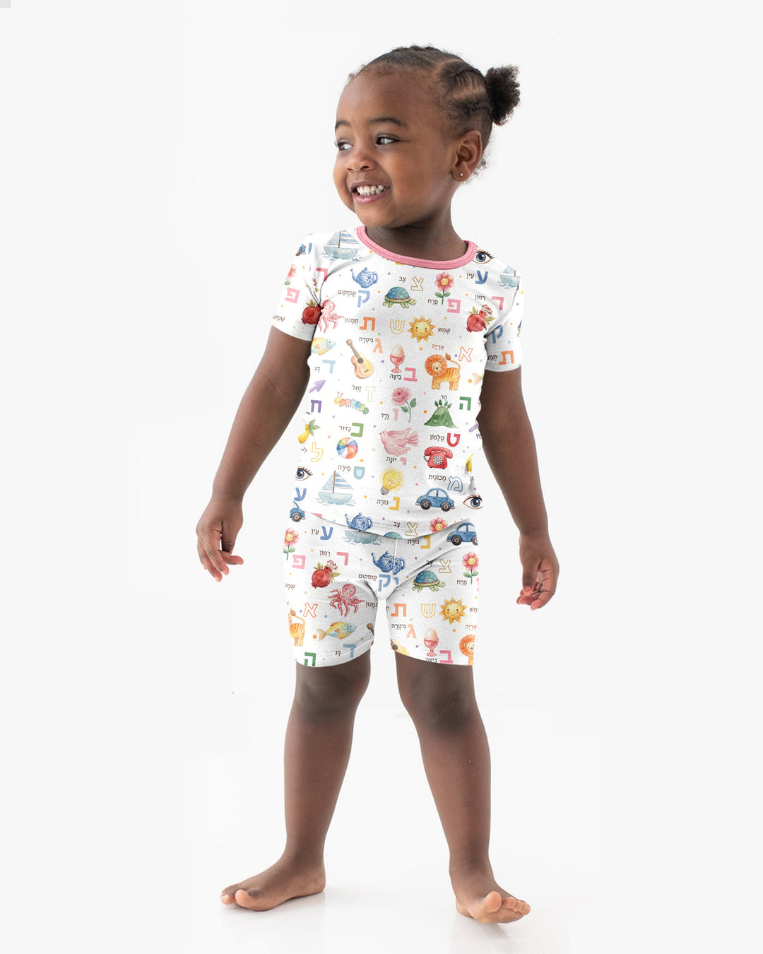Template Zweiteiliges Pyjama-Set mit kurzen Ärmeln und Shorts