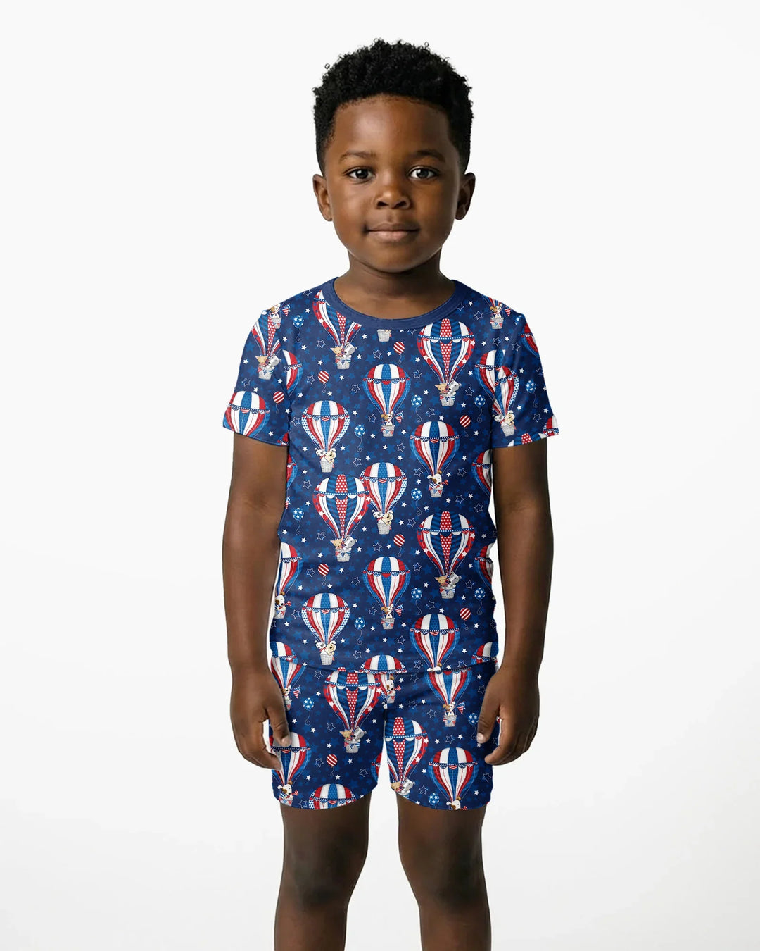 Template Zweiteiliges Pyjama-Set mit kurzen Ärmeln und Shorts