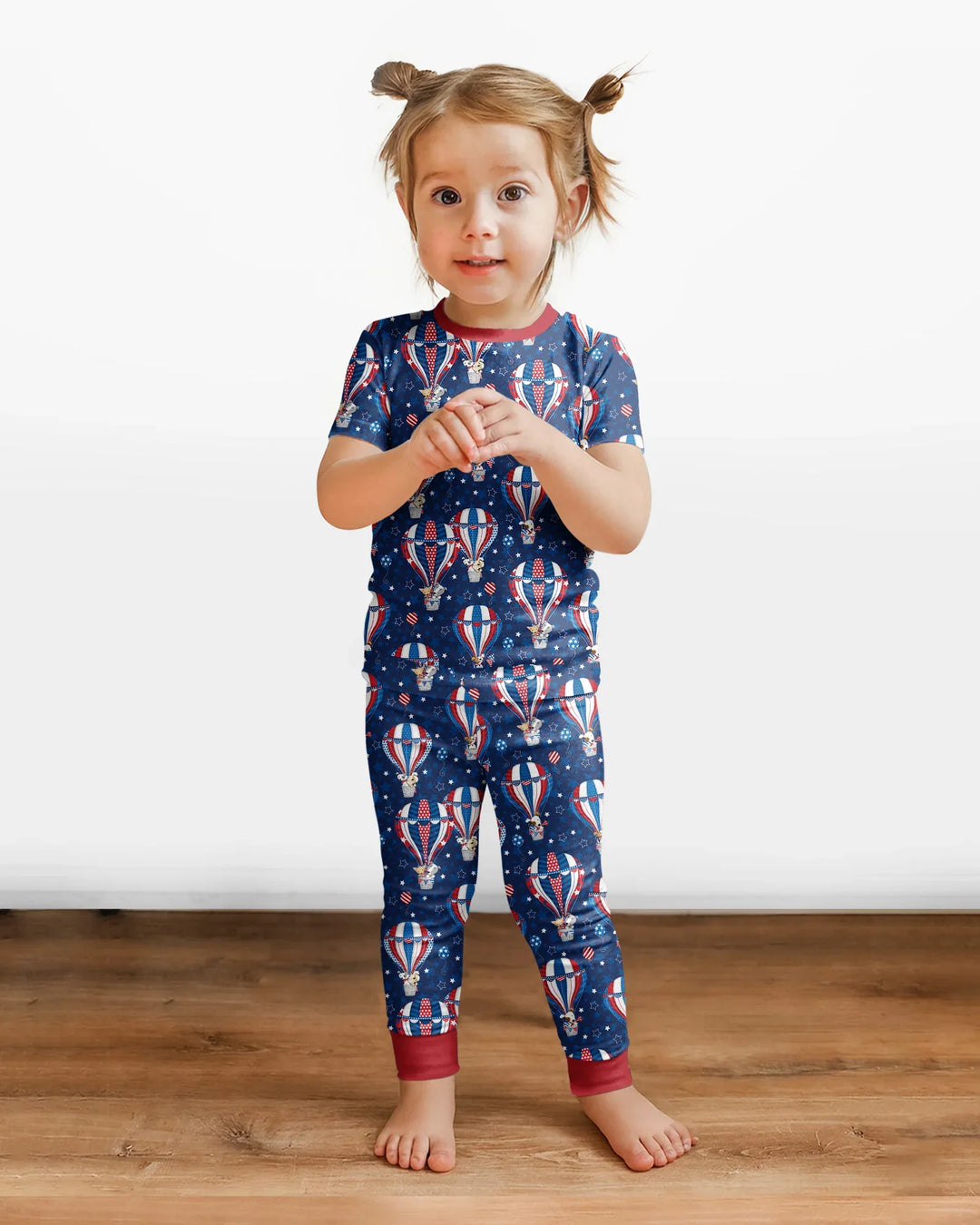 Zweiteiliges, kurzärmliges Pyjama-Set mit Marienkäfern