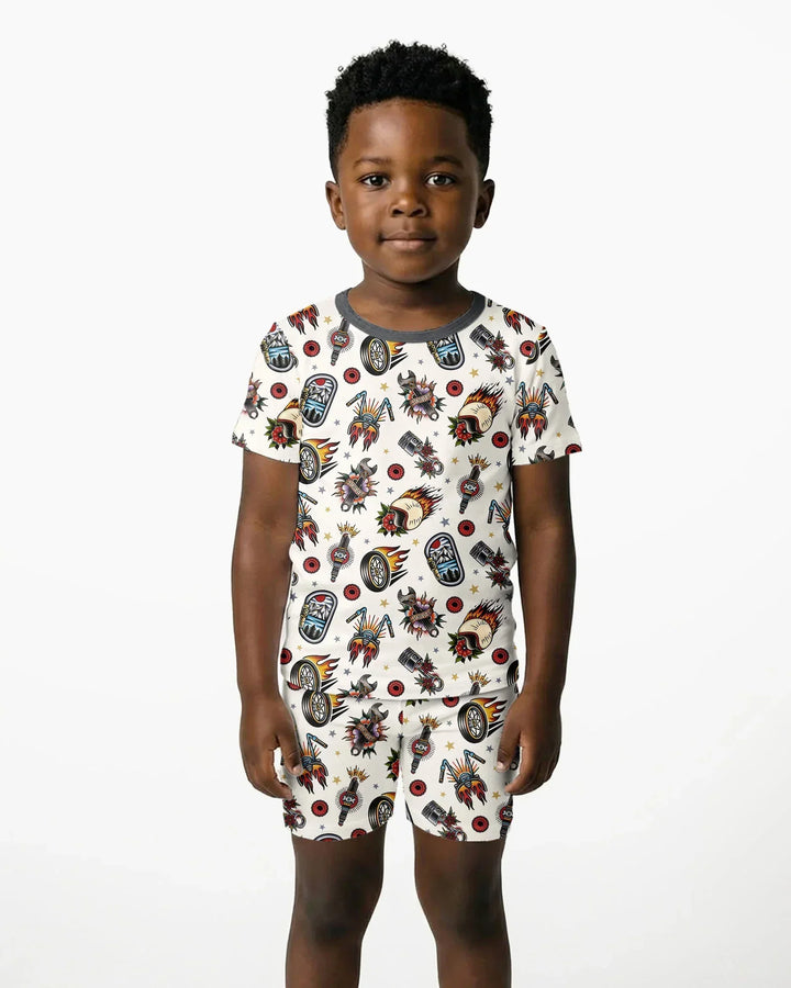 Template Zweiteiliges Pyjama-Set mit kurzen Ärmeln und Shorts