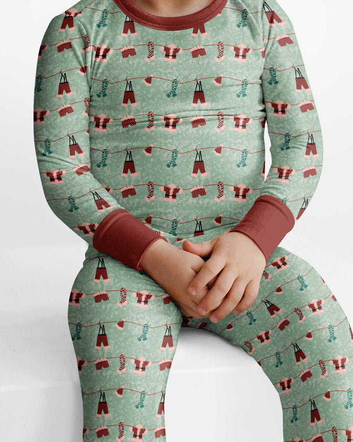 Santa In The Snow Bamboo Two Piece Long Sleeve Pajama Set