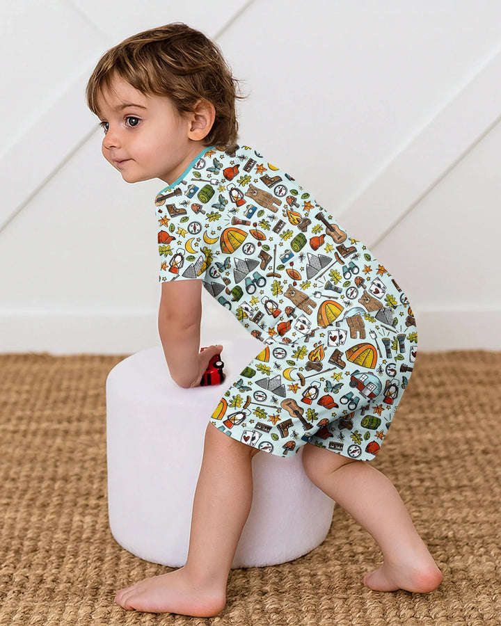 Template Zweiteiliges Pyjama-Set mit kurzen Ärmeln und Shorts