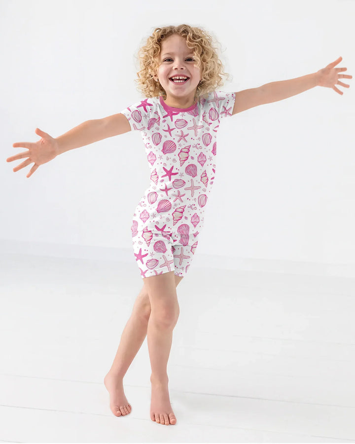 Template Zweiteiliges Pyjama-Set mit kurzen Ärmeln und Shorts