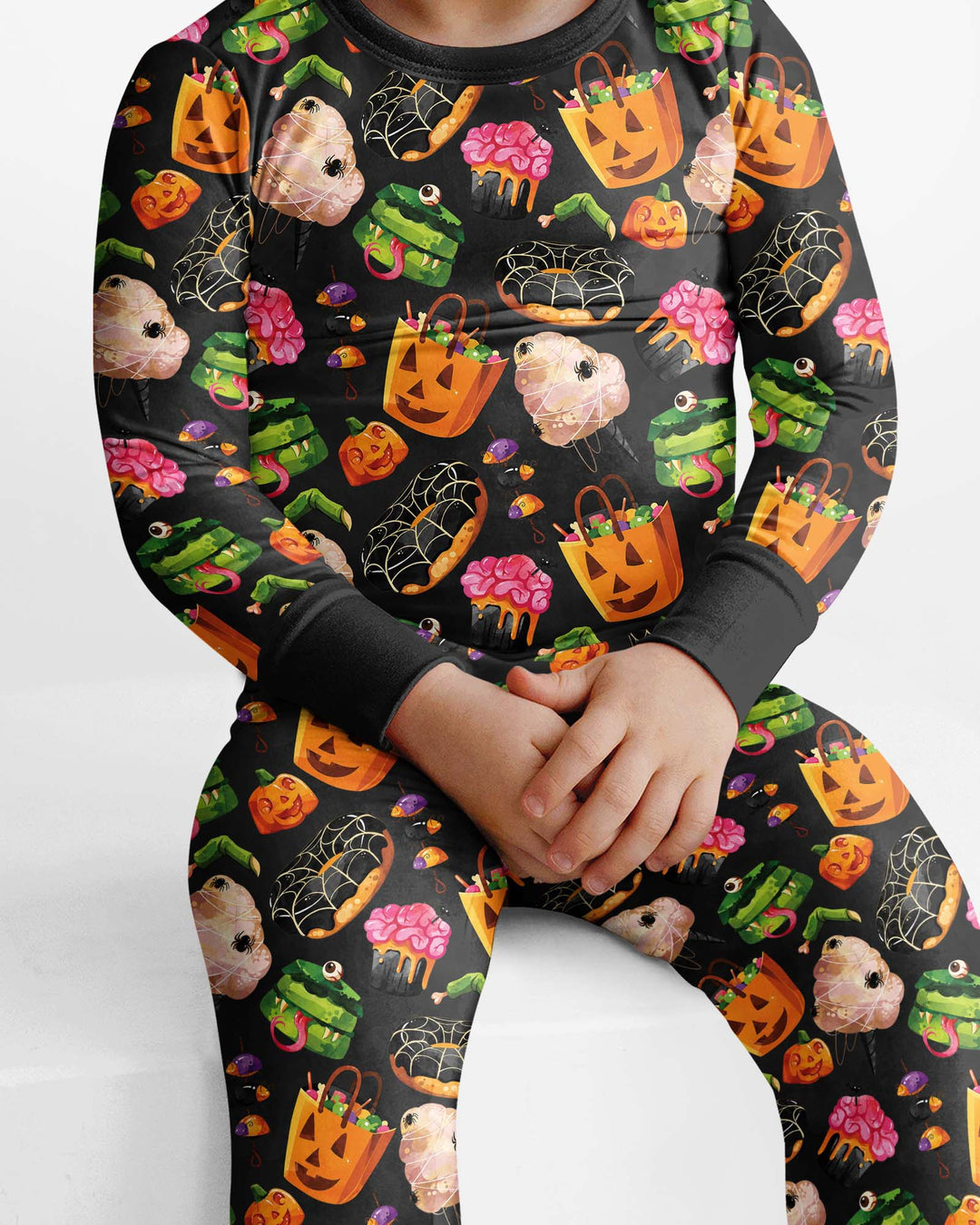 Zweiteiliges Langarm-Pyjama-Set mit Sommerfrüchten