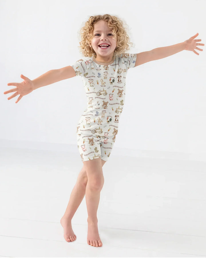 Template Zweiteiliges Pyjama-Set mit kurzen Ärmeln und Shorts