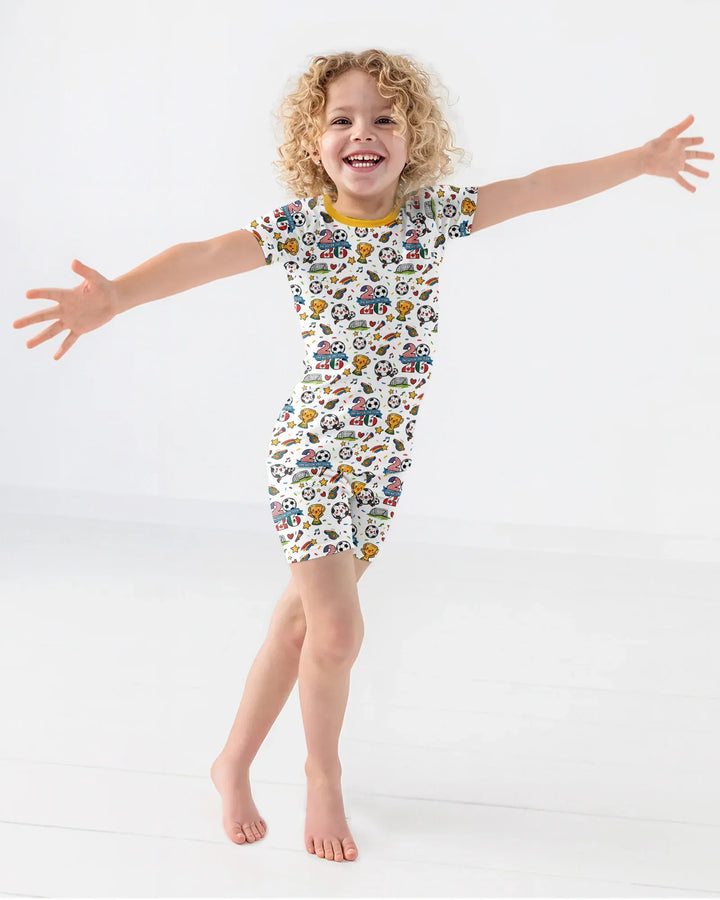 Template Zweiteiliges Pyjama-Set mit kurzen Ärmeln und Shorts