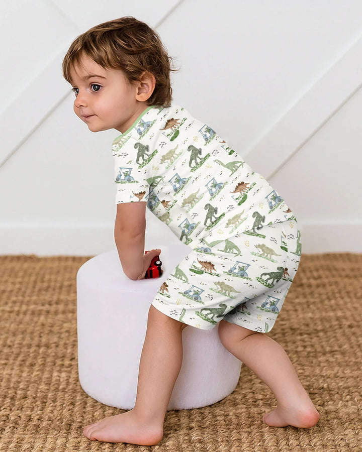 Template Zweiteiliges Pyjama-Set mit kurzen Ärmeln und Shorts