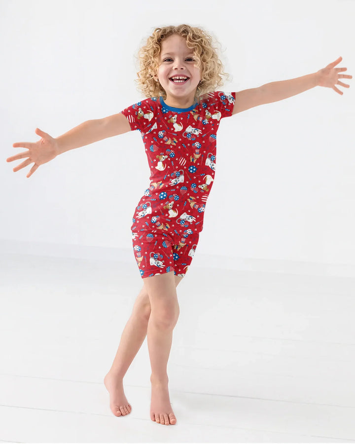 Template Zweiteiliges Pyjama-Set mit kurzen Ärmeln und Shorts